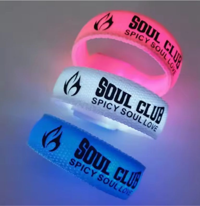 poliester com led.jpg